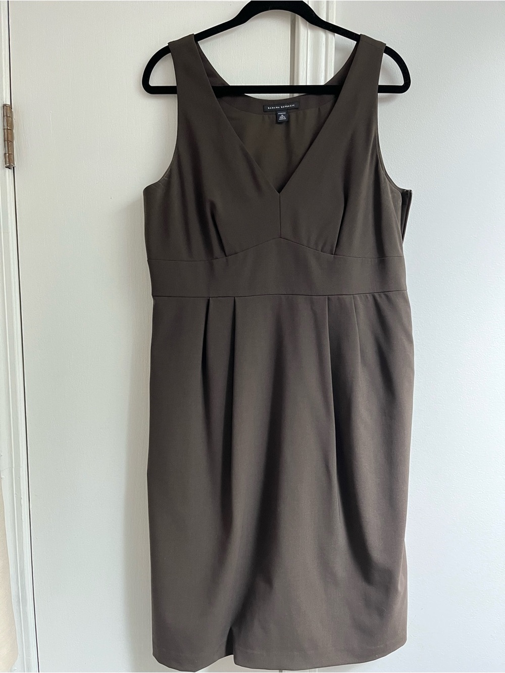 Banana Republic Sleeveless Brown Wool Dress Size 14